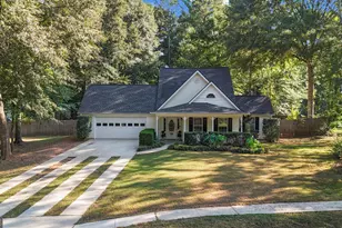 692 Willow Dell Dr, Senoia, GA 30276 - Photo 1