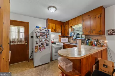229 Lewis Street, Toccoa, GA 30577 - Photo 2