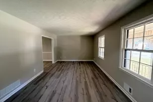 2271 Emerald Springs Dr, Decatur, GA 30035 - Photo 4