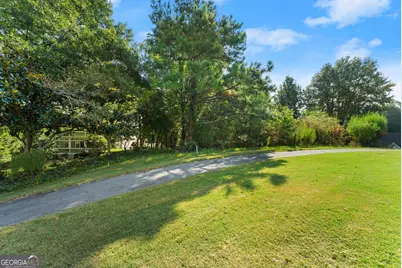 2020 Burgundy Drive, Braselton, GA 30517 - Photo 4