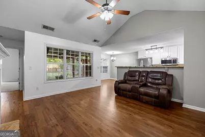 26 Belltree Circle, Newnan, GA 30265 - Photo 8