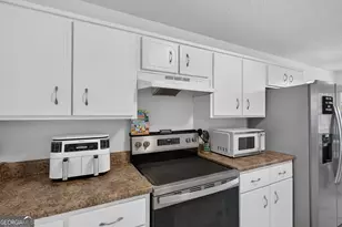 2201 Driftwood Ln, Hinesville, GA 31313 - Photo 8