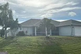 235 NW 25th Pl, Cape Coral, FL 33993 - Photo 2
