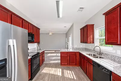 19 Black Diamond Drive, Fairburn, GA 30213 - Photo 6