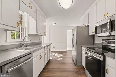 6391 Phillips Place, Lithonia, GA 30058 - Photo 2