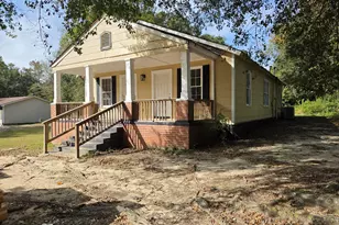 143 Cherry St, Barnesville, GA 30204 - Photo 1