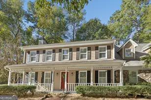 185 Indian Bluff Dr, Sharpsburg, GA 30277 - Photo 1
