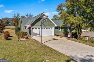 19 Crawford Manor Dr, Toccoa, GA 30577 - Photo 2