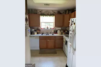 112 Canterbury Court, Jackson, GA 30233 - Photo 4
