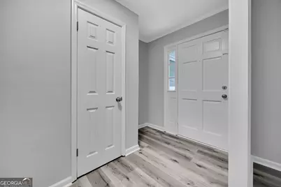 556 Greenview Avenue SE, Conyers, GA 30094 - Photo 2