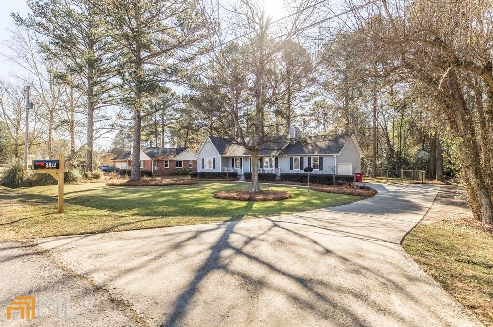 2888 Regina Dr, Macon, GA 31216-6356