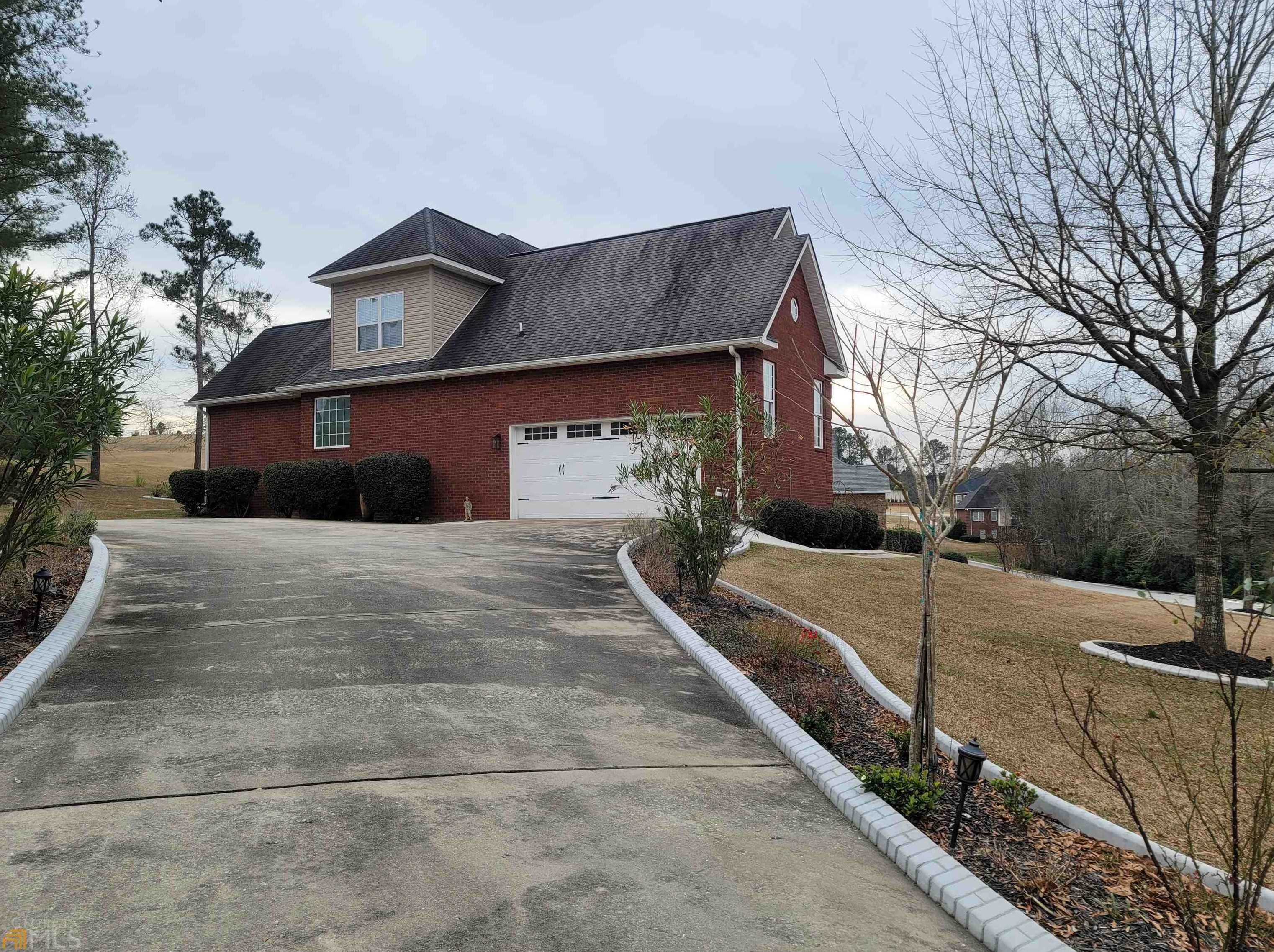 153 Mcclain Cir, Macon, GA 31216-4114