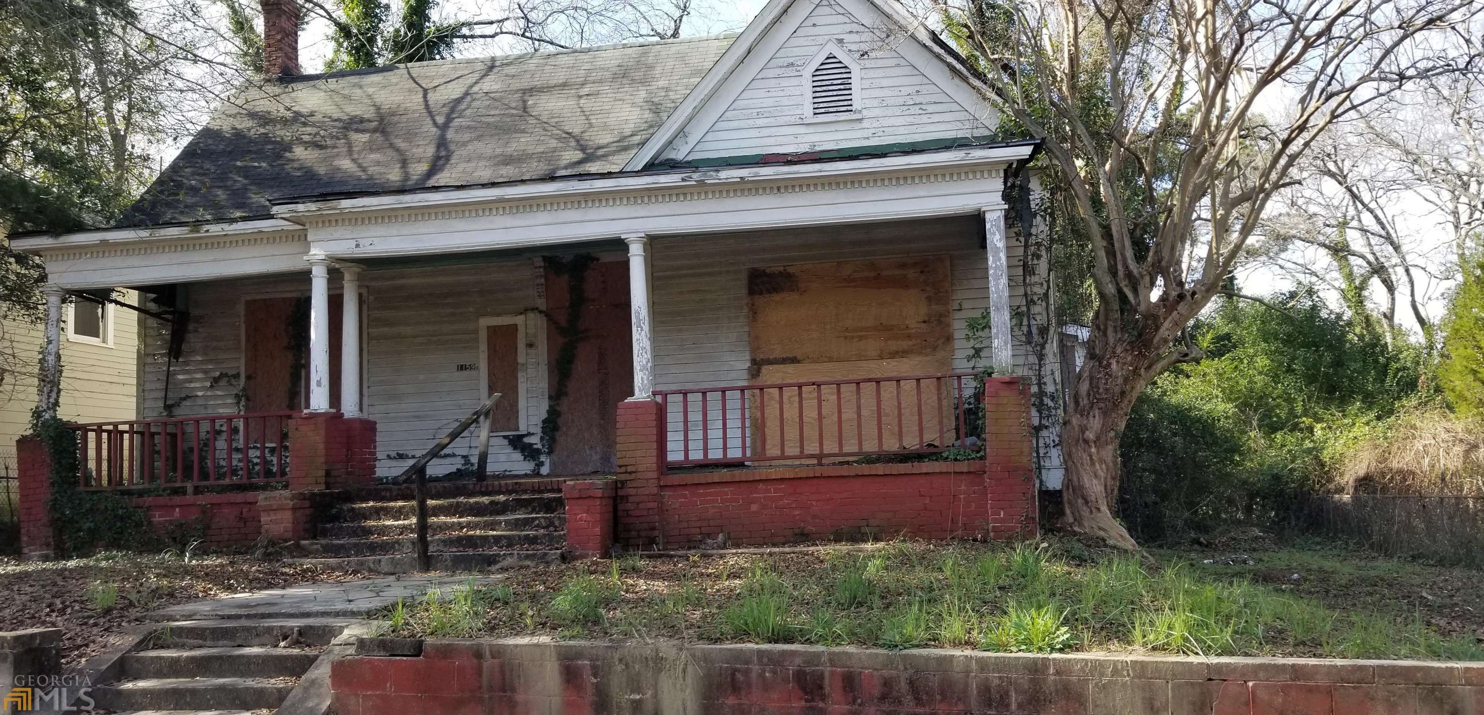 1159 Huguenin Ave, Macon, GA 31204-3645