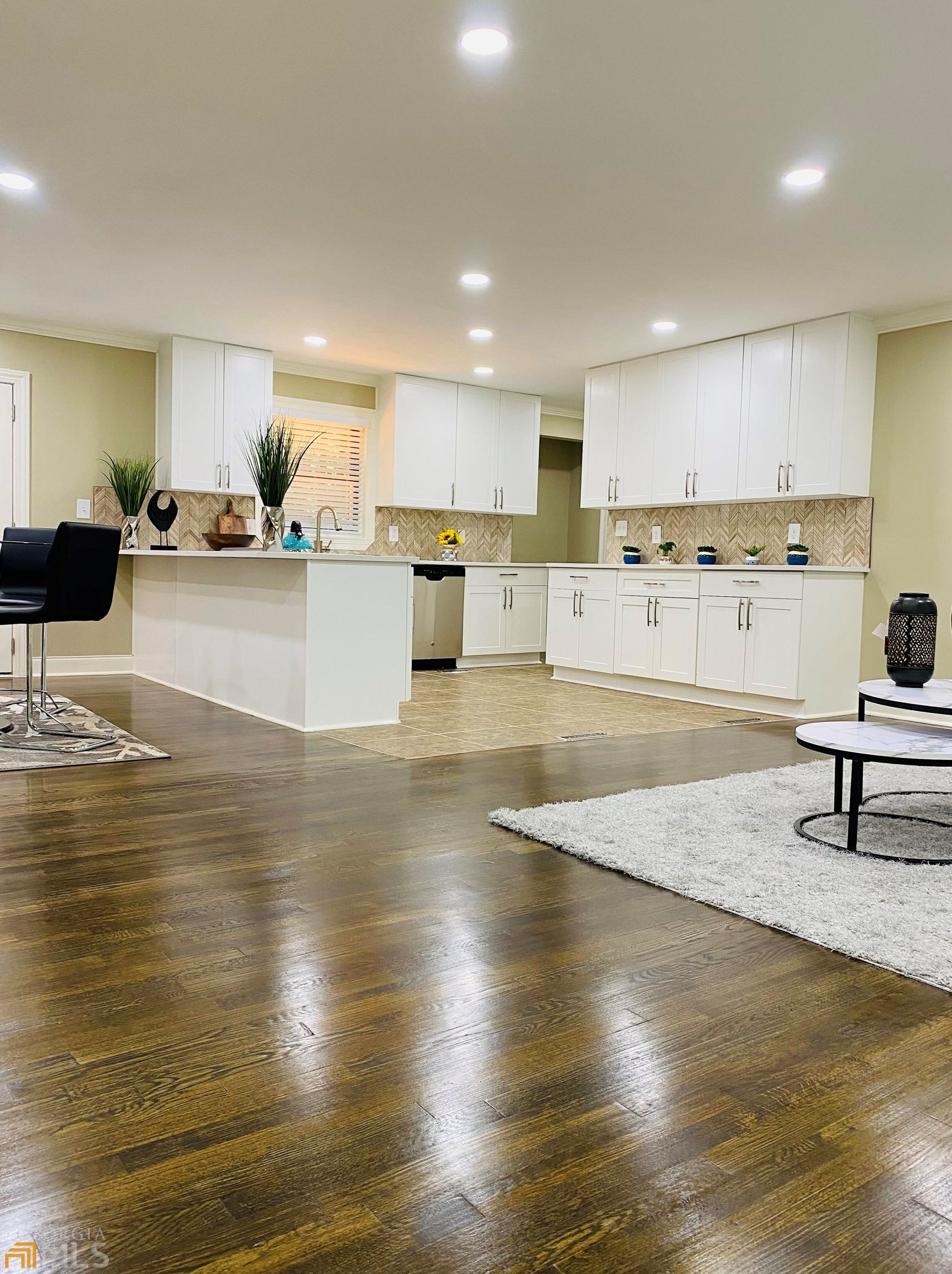 1498 Sanden Ferry Dr, Decatur GA  30033-3323 exterior