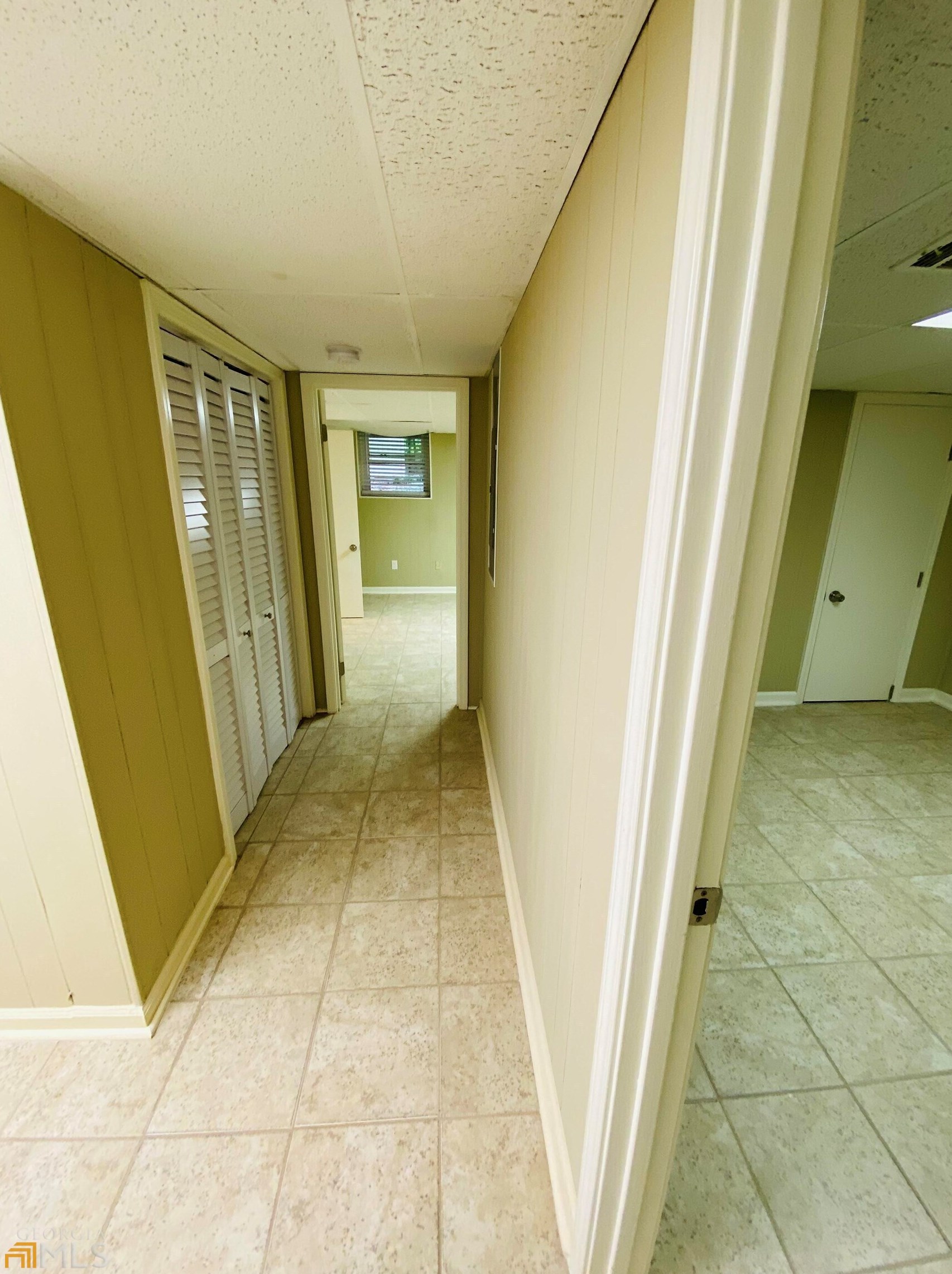 1498 Sanden Ferry Dr, Decatur GA  30033-3323 exterior