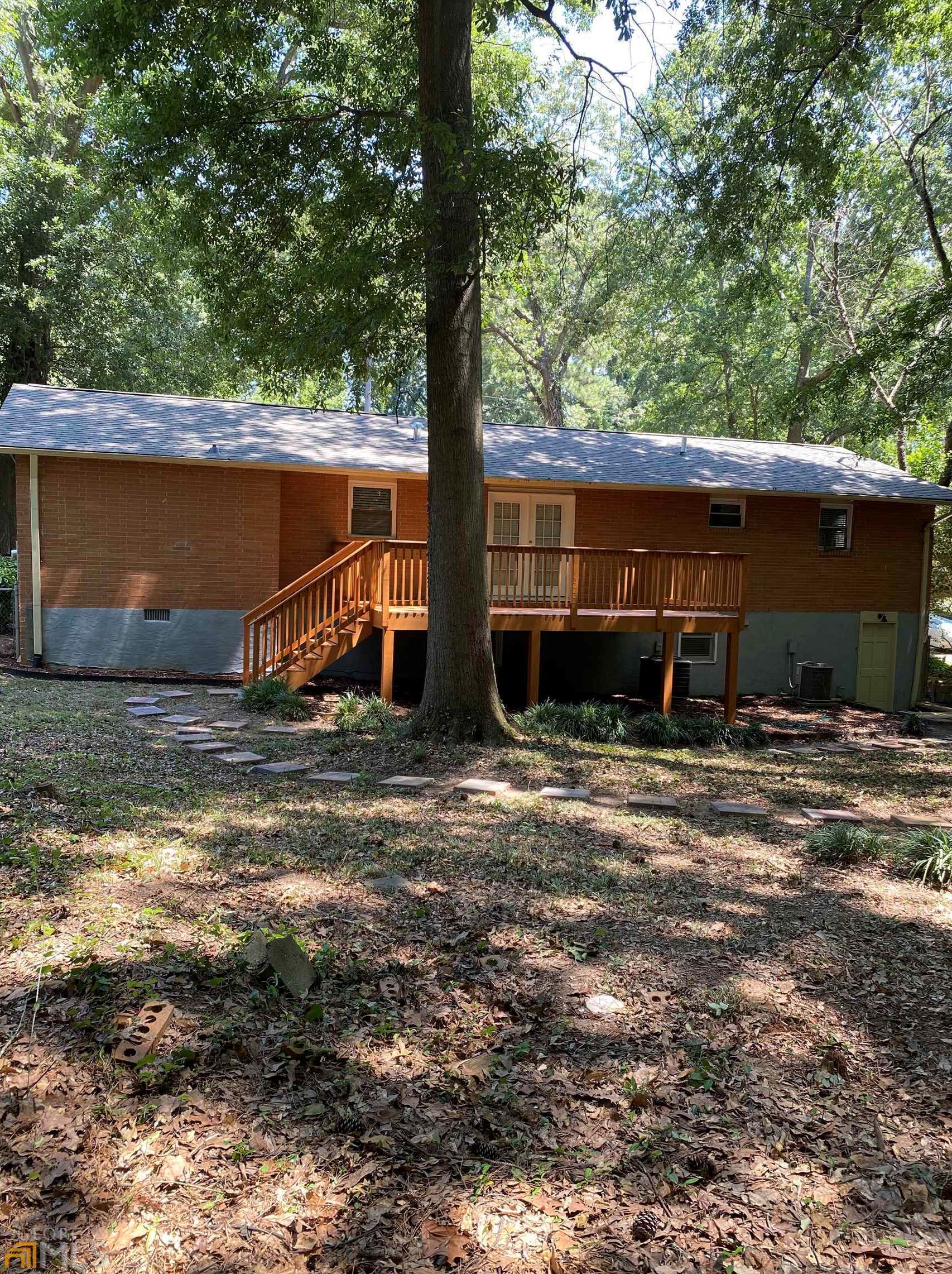 1498 Sanden Ferry Dr, Decatur GA  30033-3323 exterior