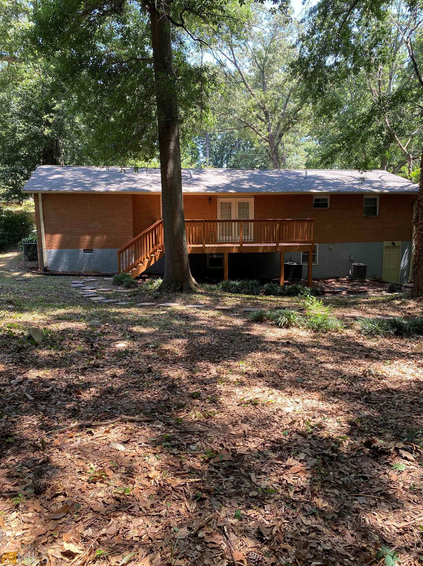 1498 Sanden Ferry Dr, Decatur GA  30033-3323 exterior