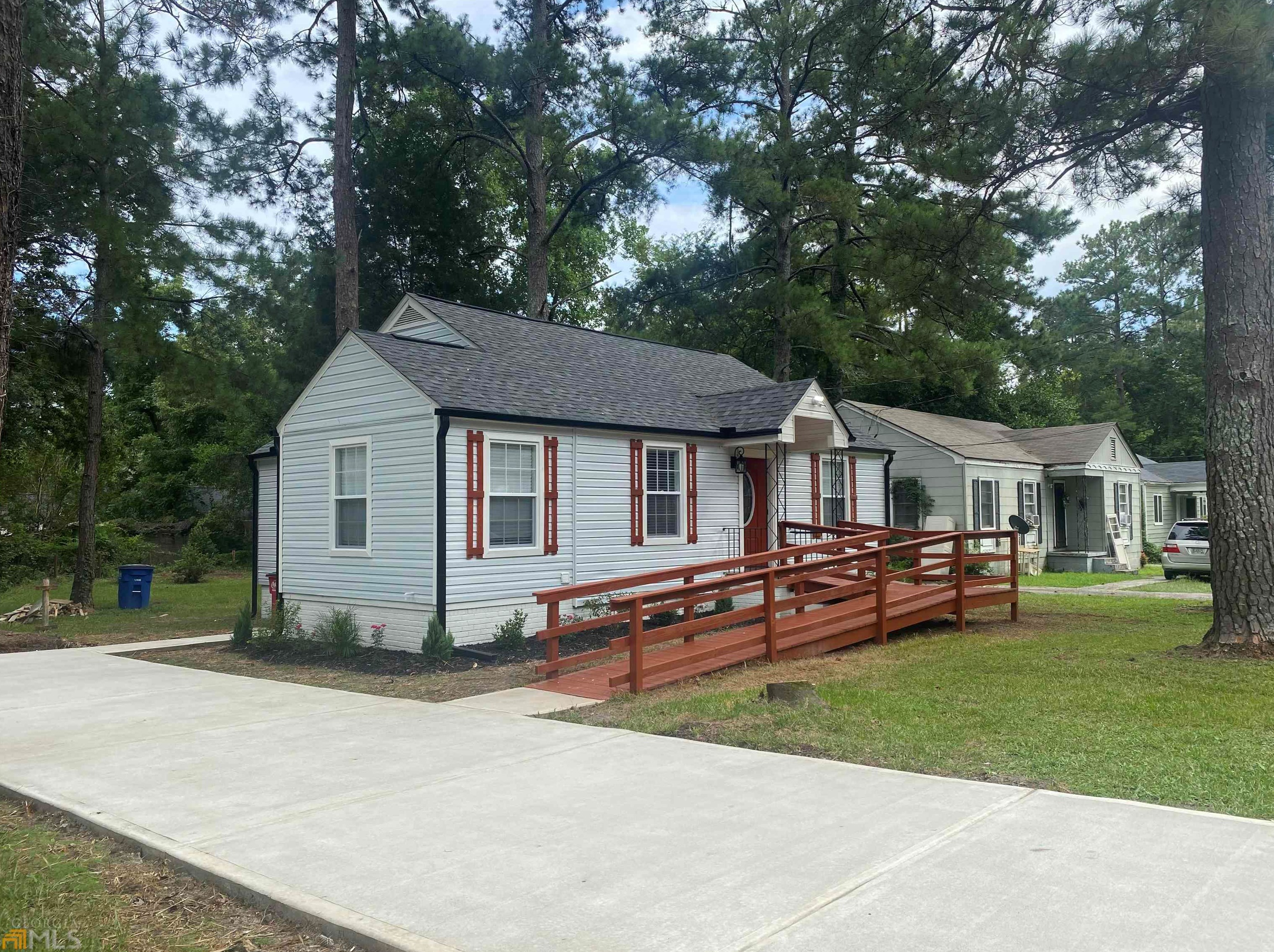 1202 Mimosa Dr, Macon, GA 31204-4316