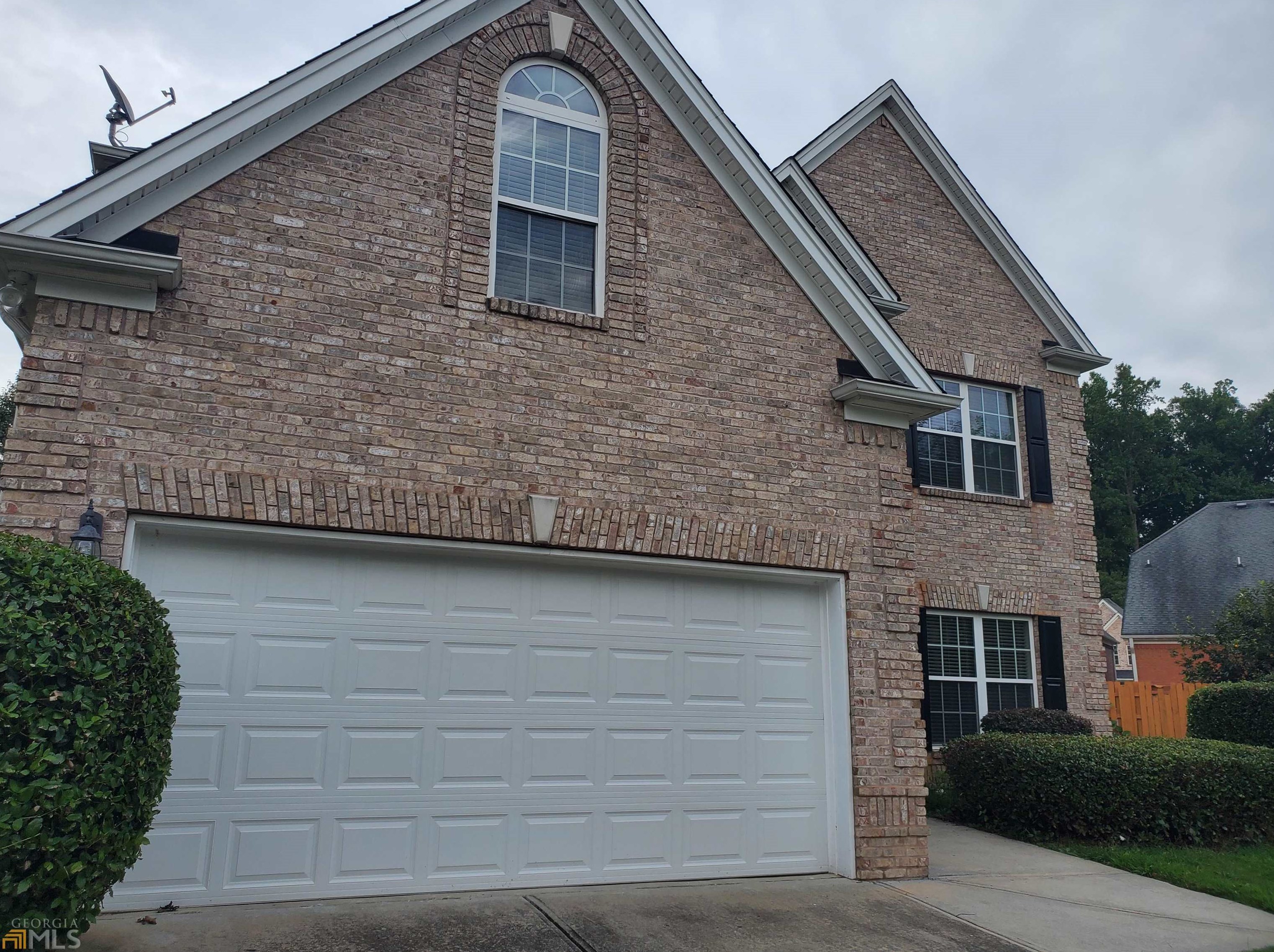 832 Scenic Creek Dr, Lawrenceville, GA 30046