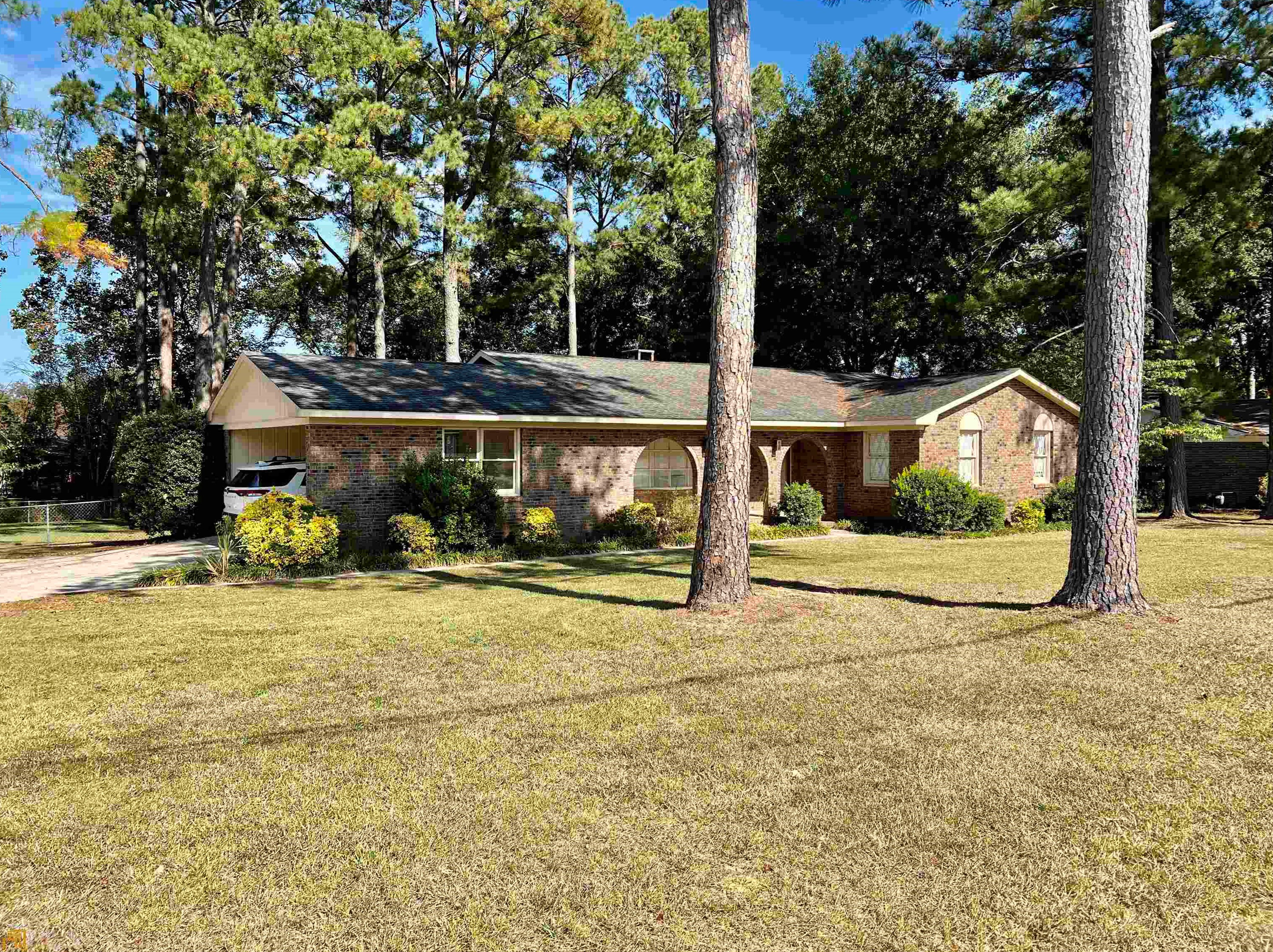 5834 J Dr, Macon, GA 31216-6222