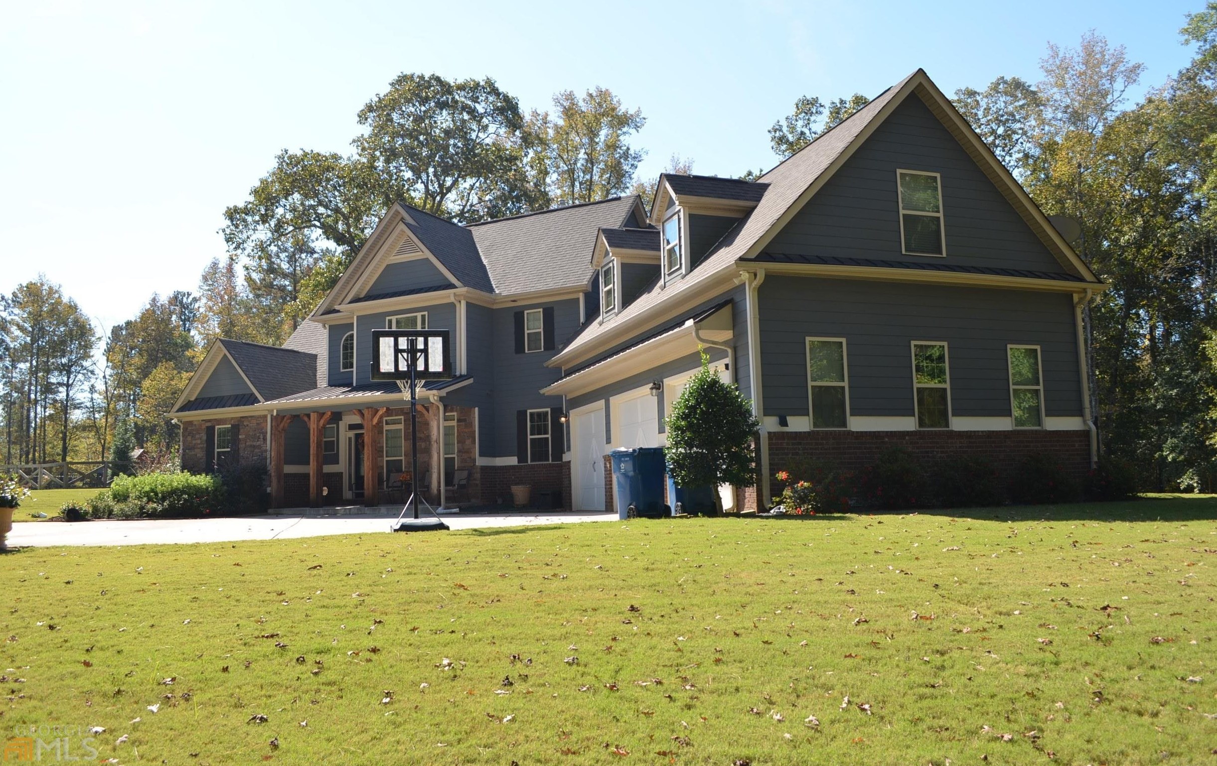 929 Jeff Davis Dr, Fayetteville, GA 30215-2200