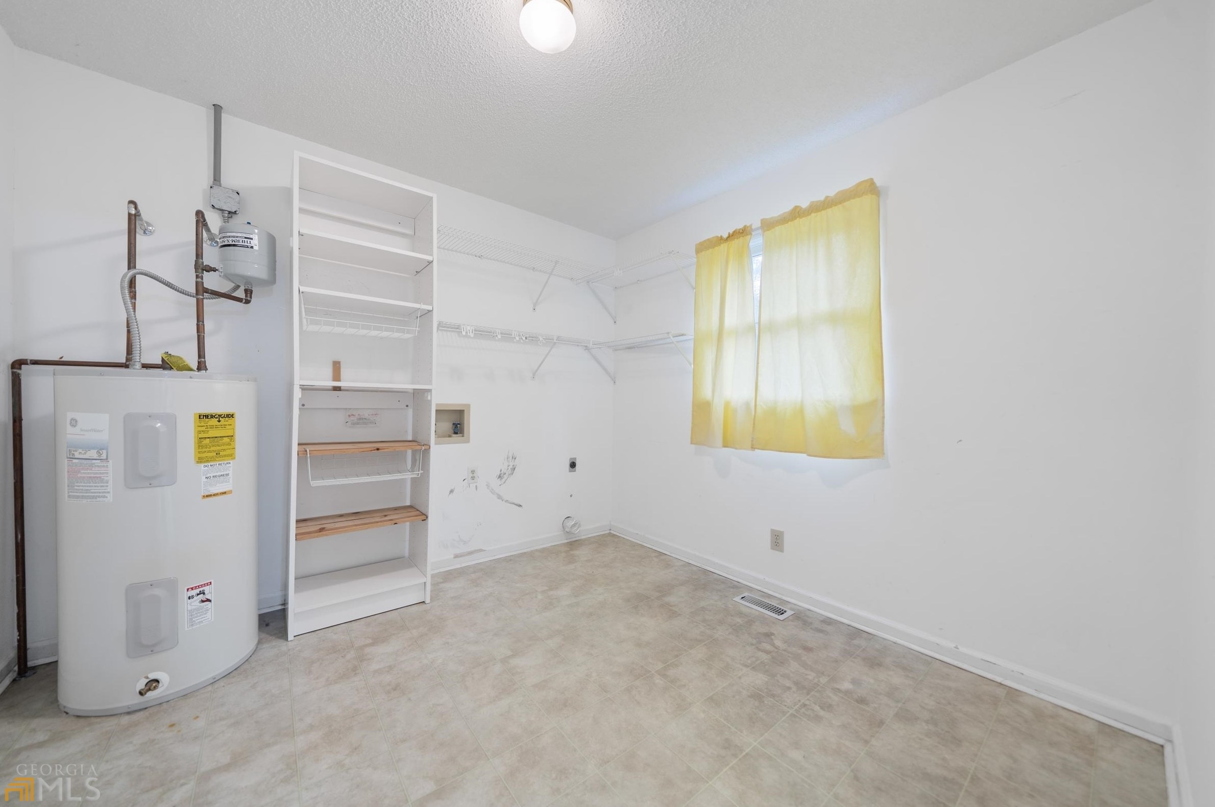 127 Heath Dr, Macon, GA 31220-8304