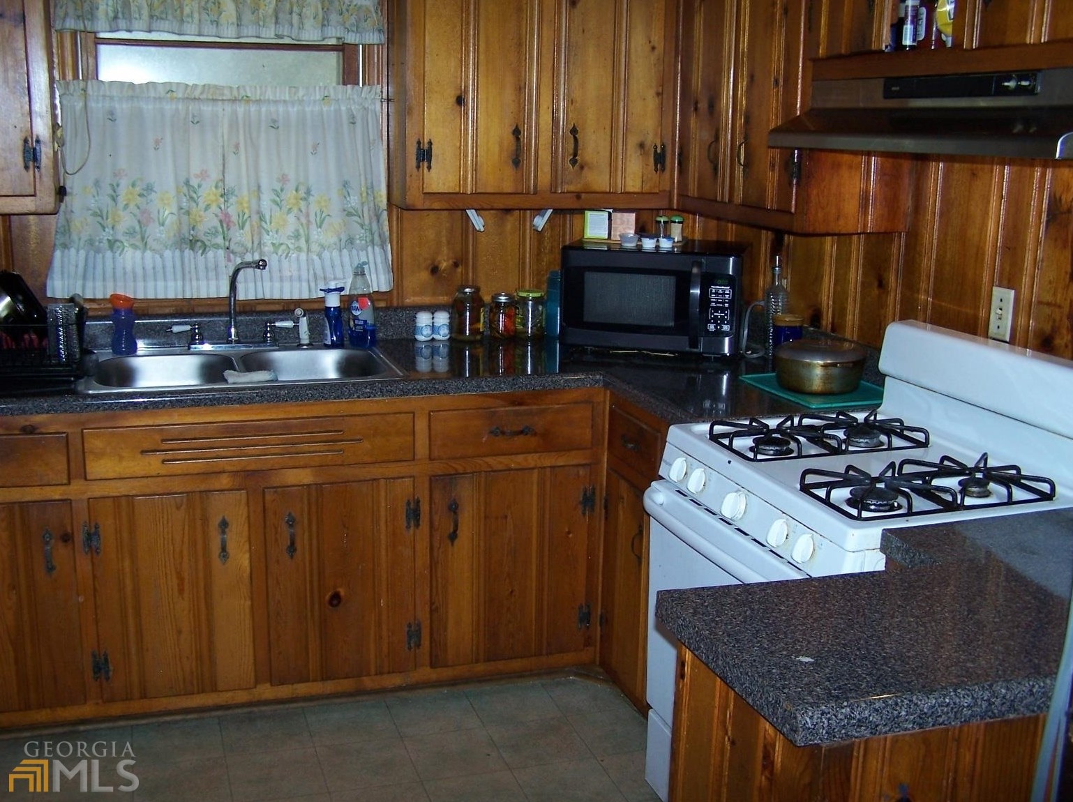 3716 Atwood Dr, Macon, GA 31204-5619