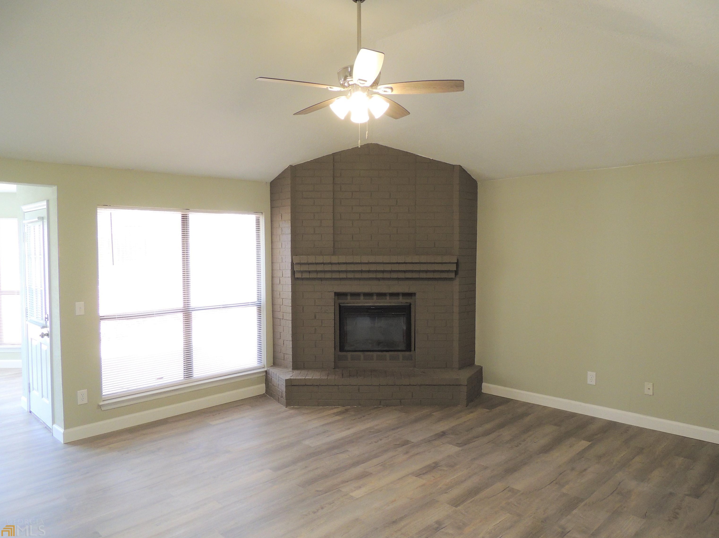 862 Arbor Hill Dr, Stone Mountain, GA 30088