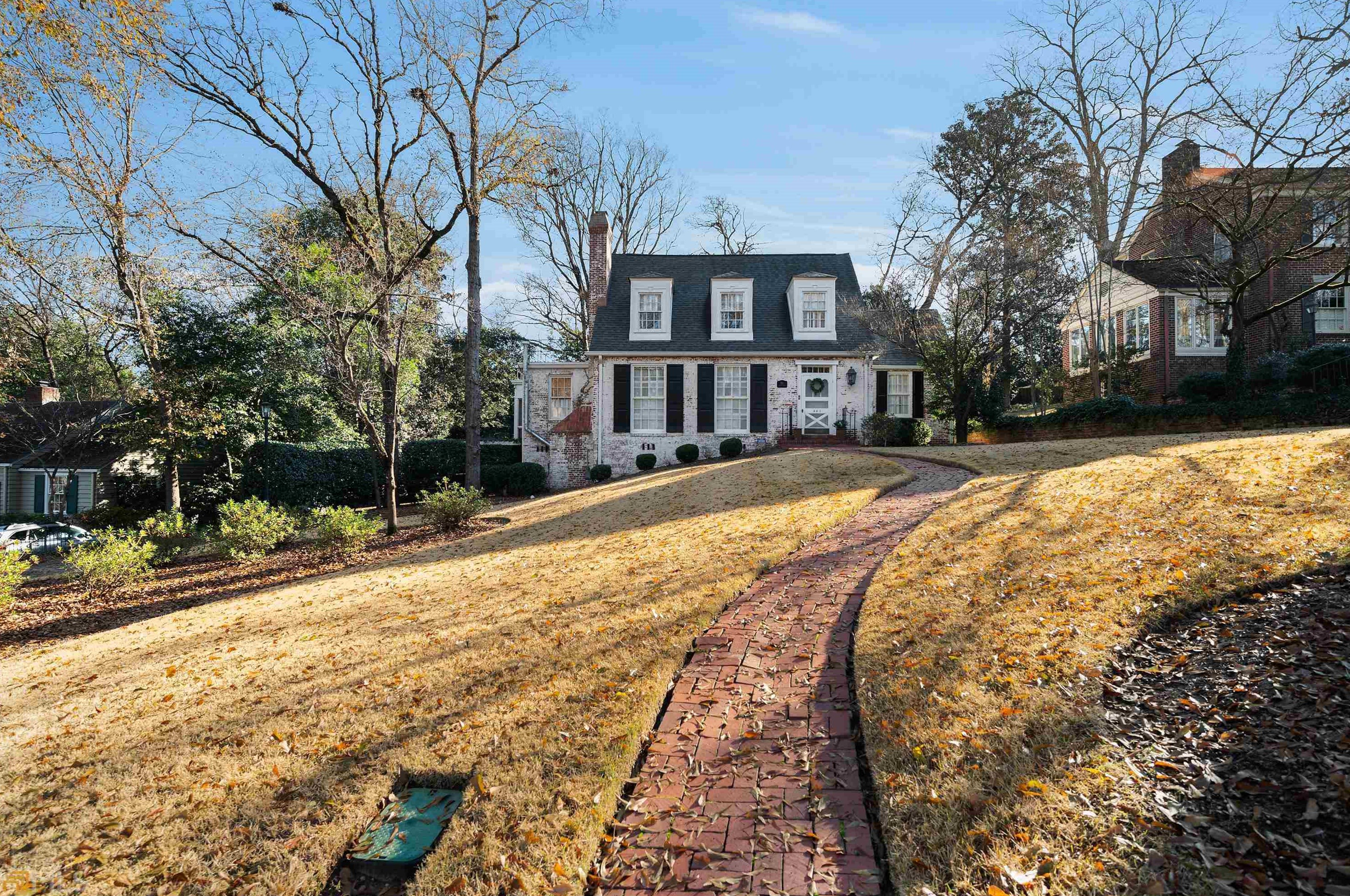 261 Calloway Dr, Macon, GA 31204-2427