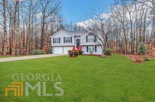2195 Castle Royale Dr, Lawrenceville GA  30043-2870 exterior