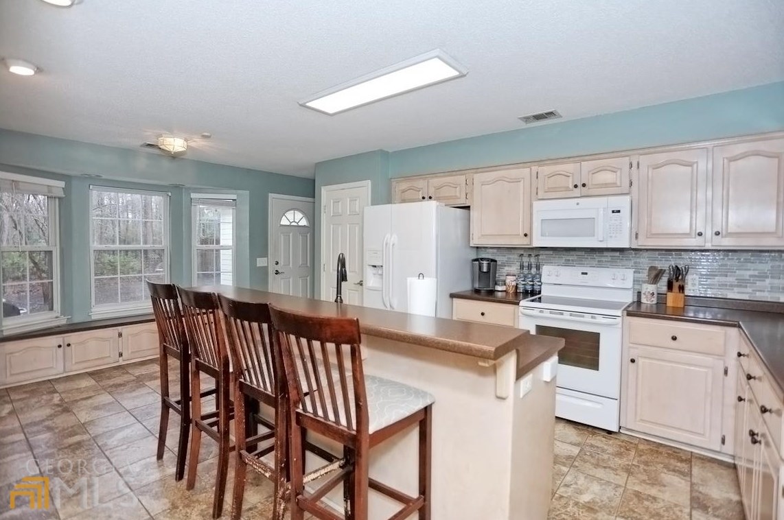 9145 Ferguson Ave, Savannah GA  31406-6323 exterior