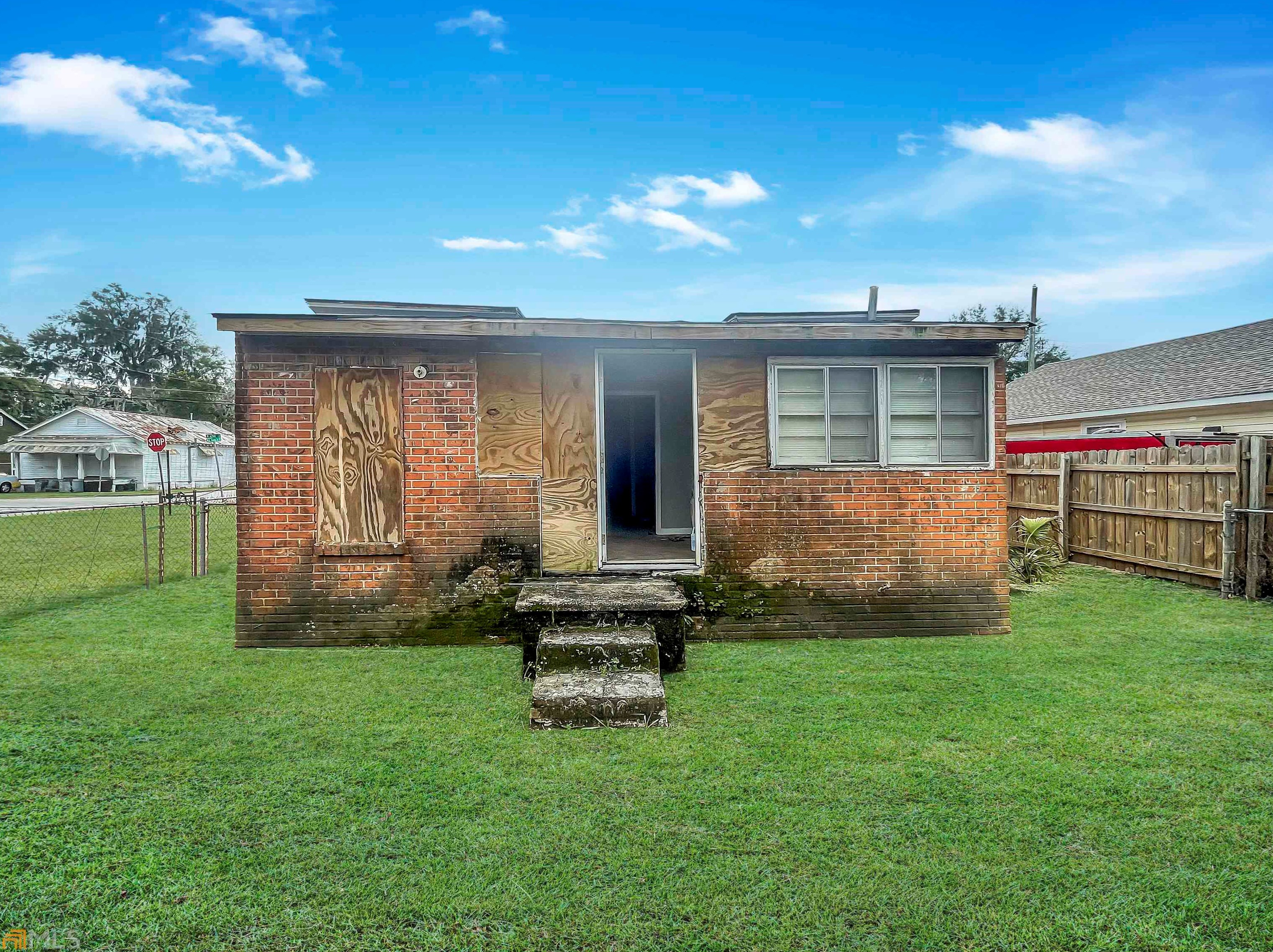 506 62nd St, Savannah, GA 31405-4324