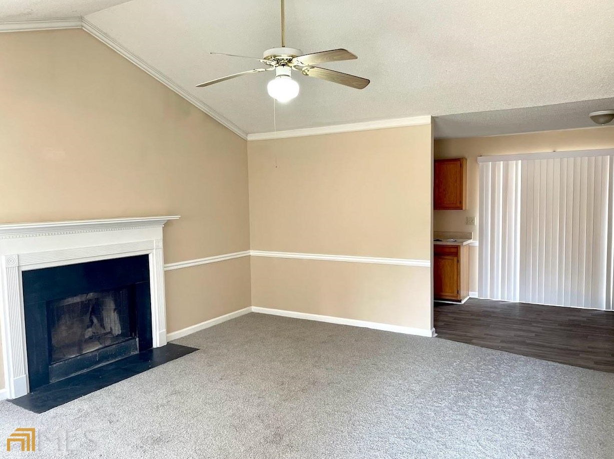 1071 Bridle Creek Dr, Flowery Branch, GA 30542
