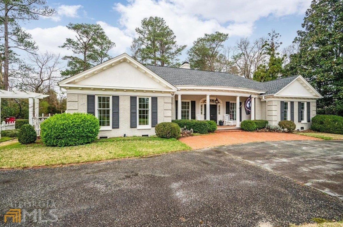4163 Canyon Rd, Macon, GA 31210-4742