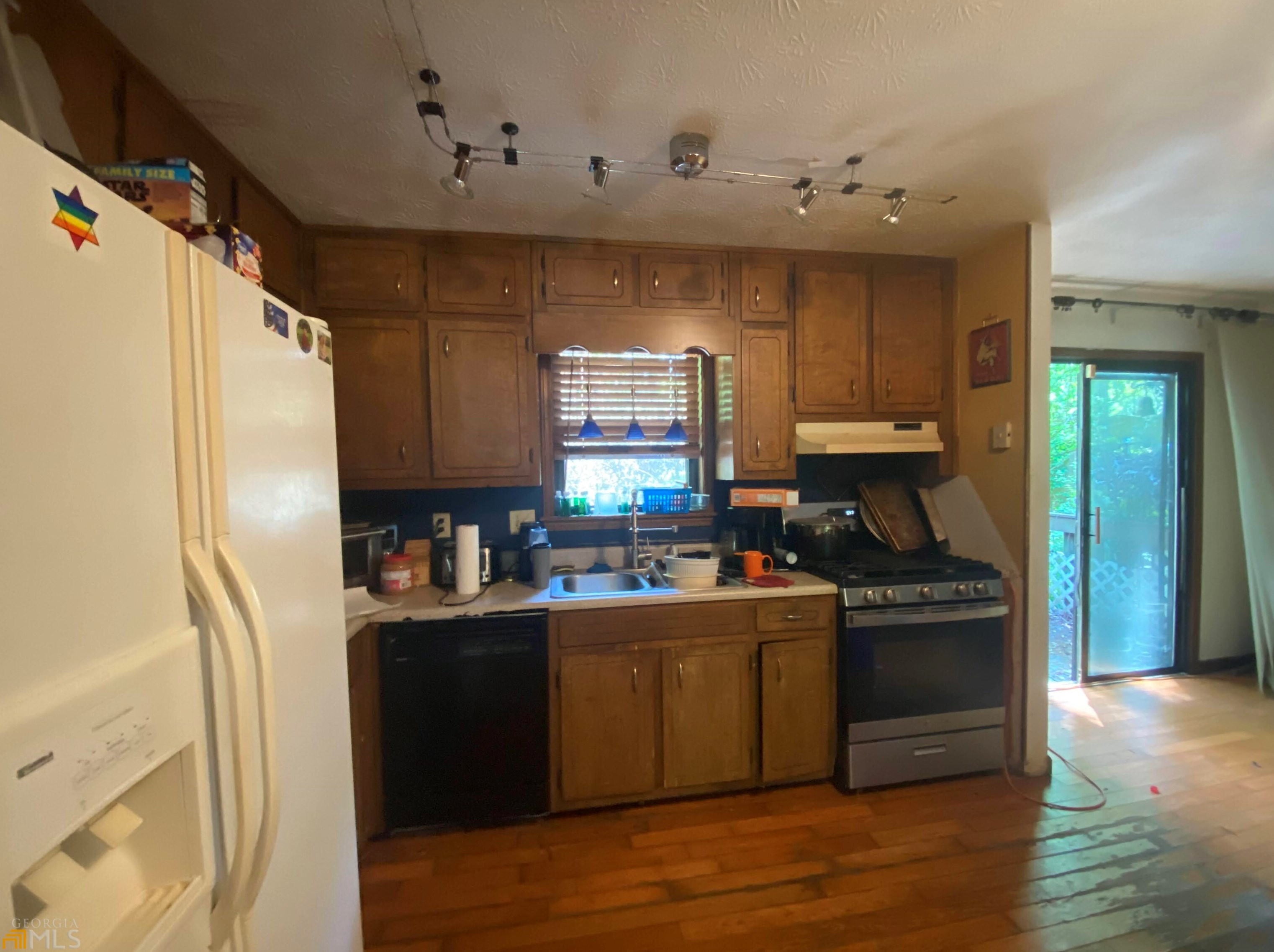 5293 Mountain Village Ct, Stone Mountain, GA 30083-3686