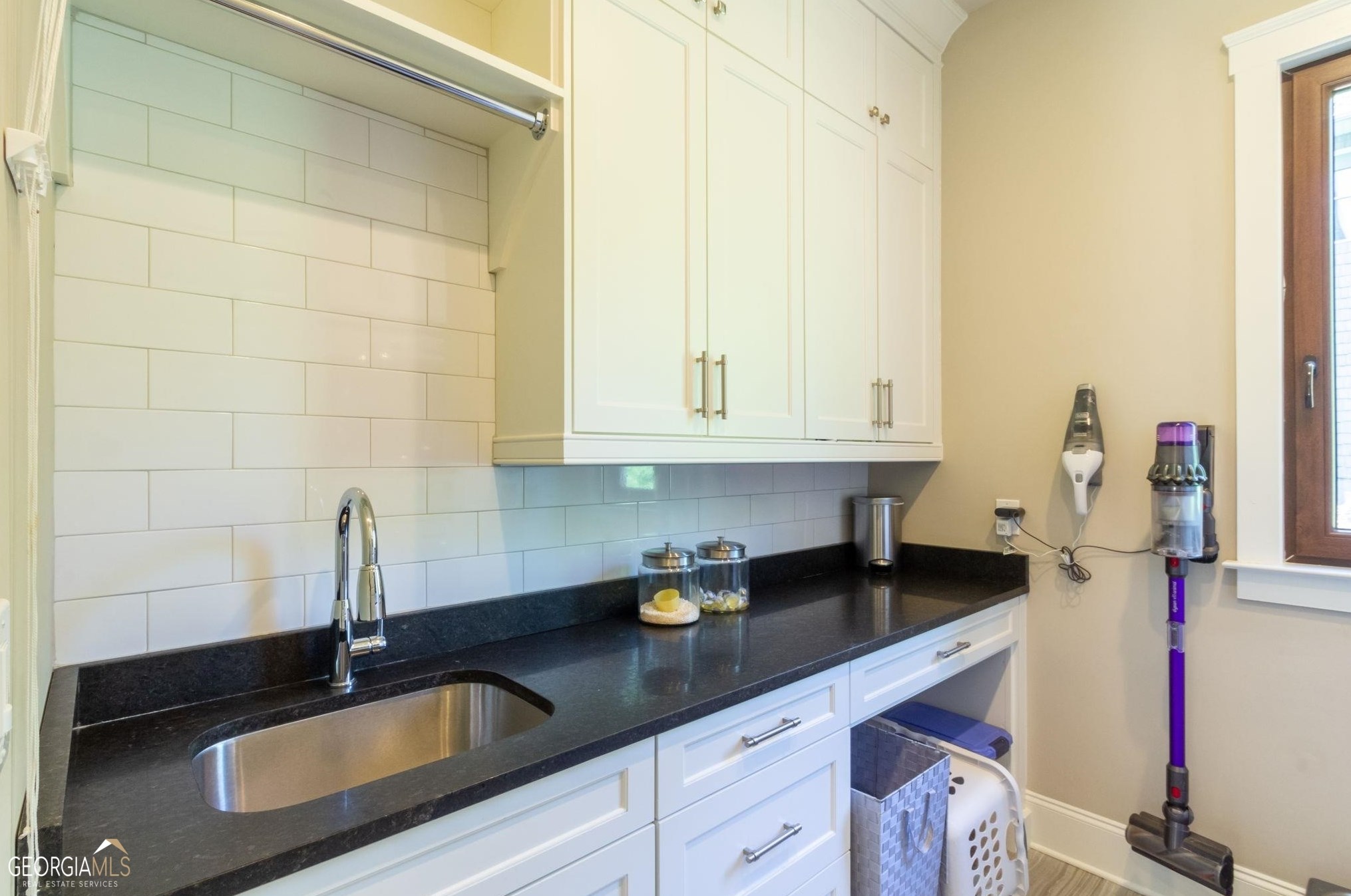 6537 Cox Dr, Flowery Branch GA  30542-2641 exterior