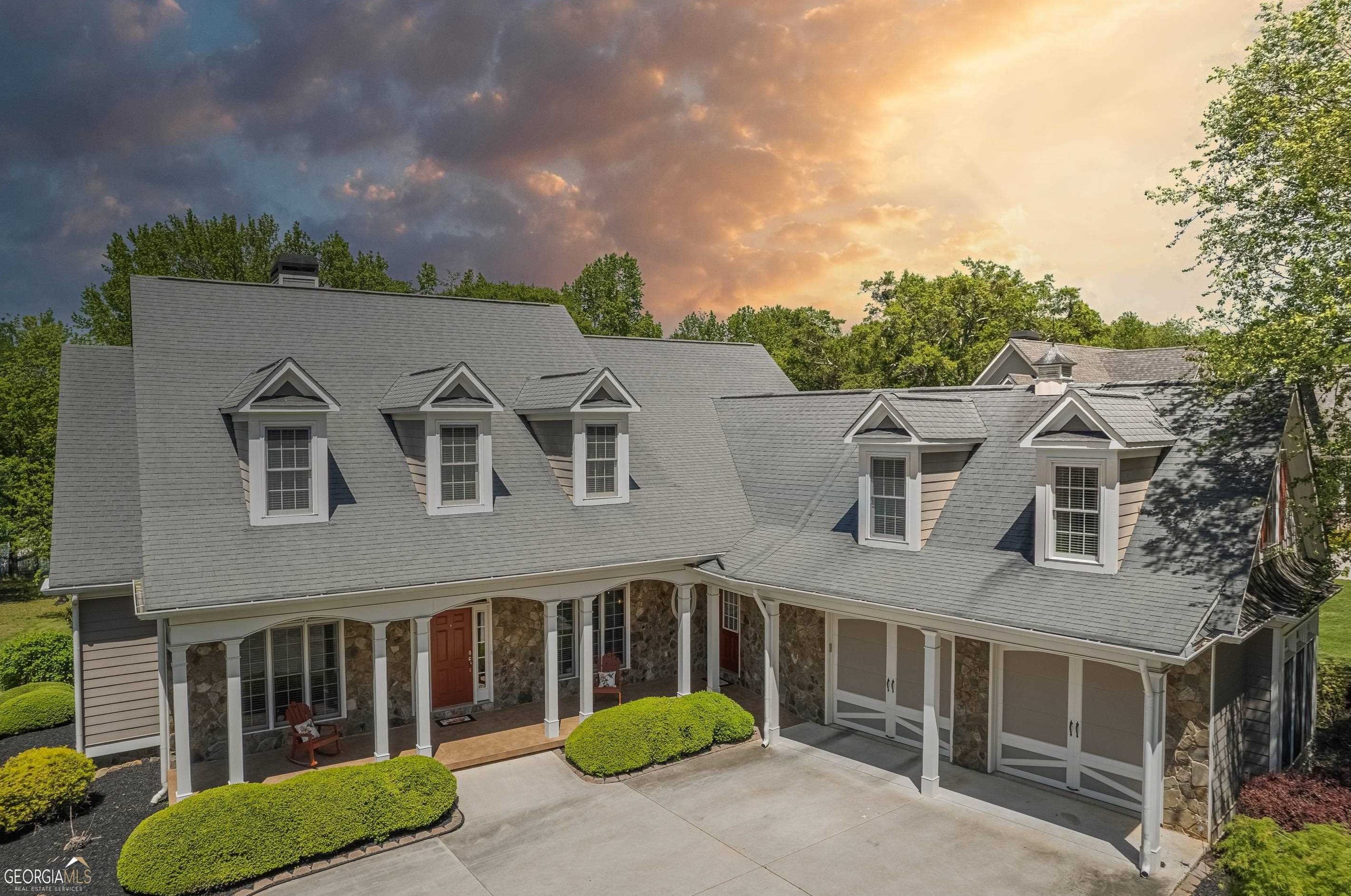 17 York Shores Ln, Hartwell, GA 30643