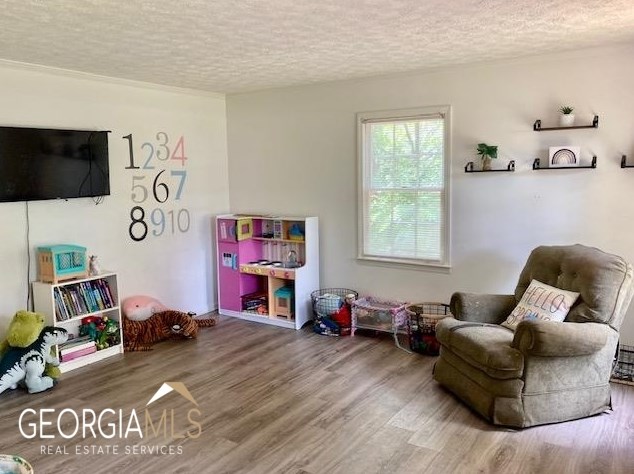 650 Laura Dr, Griffin, GA 30224-5316