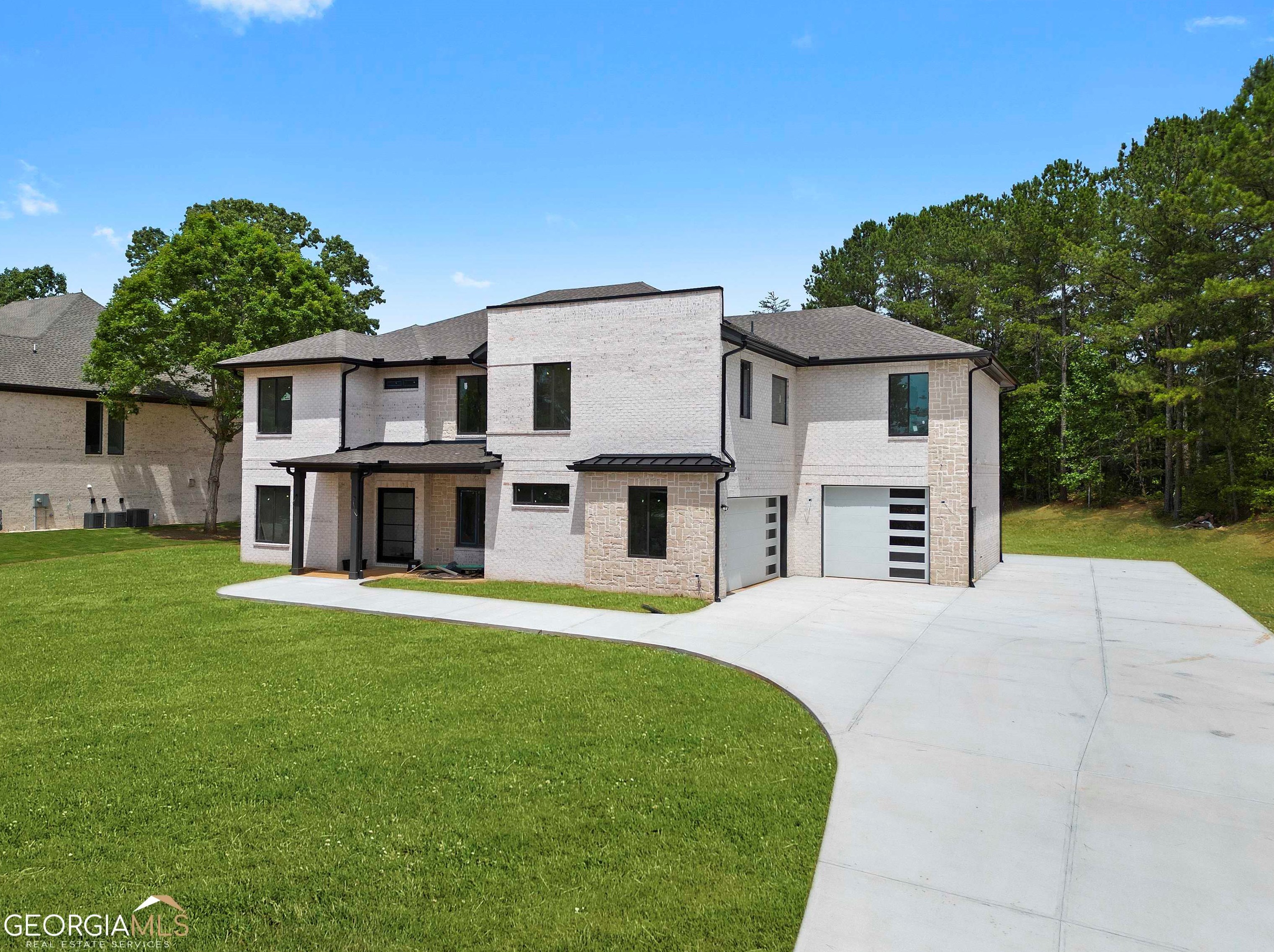 4991 Cash Rd, Flowery Branch, GA 30542-5101