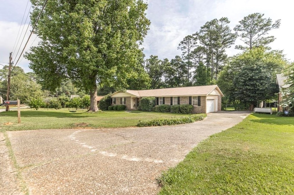 1251 Darlington Dr, Macon, GA 31210-3303