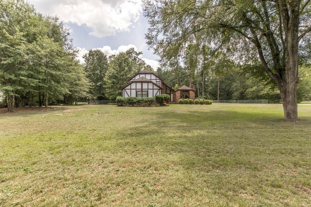 6541 Chriswood Dr, Macon, GA 31216-6741