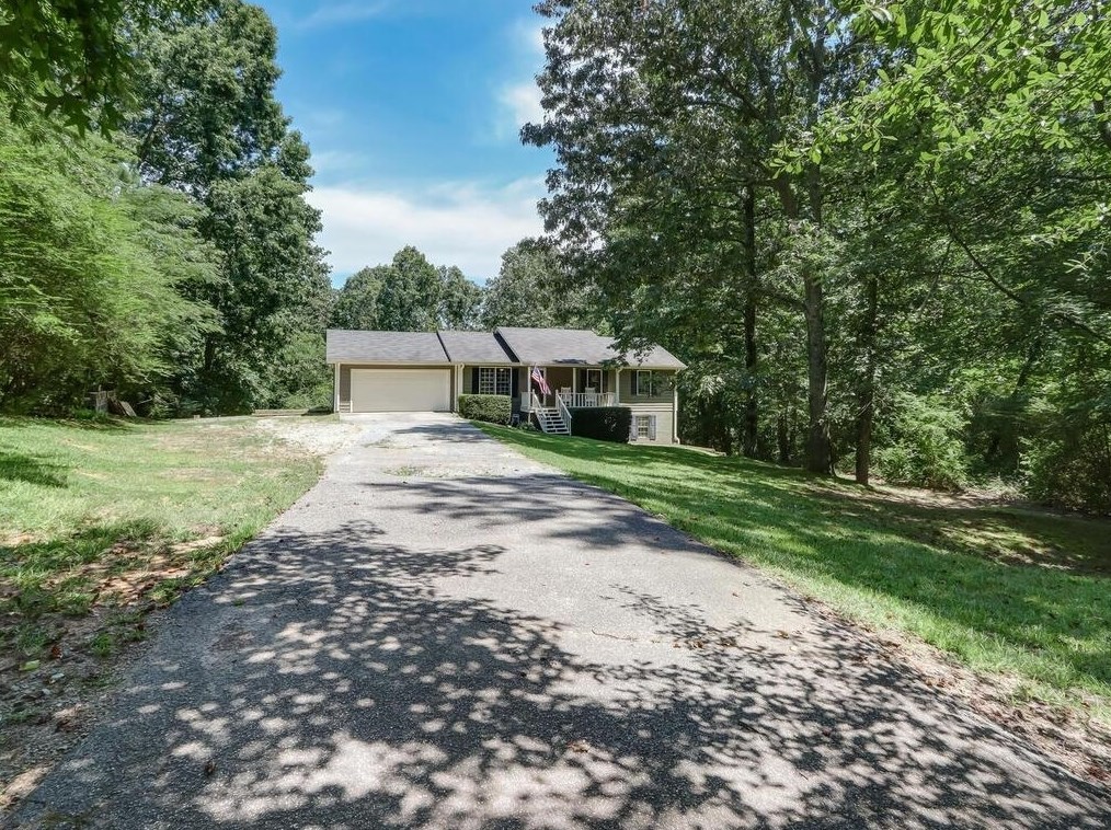 5361 Hog Mountain Rd, Flowery Branch, GA 30542