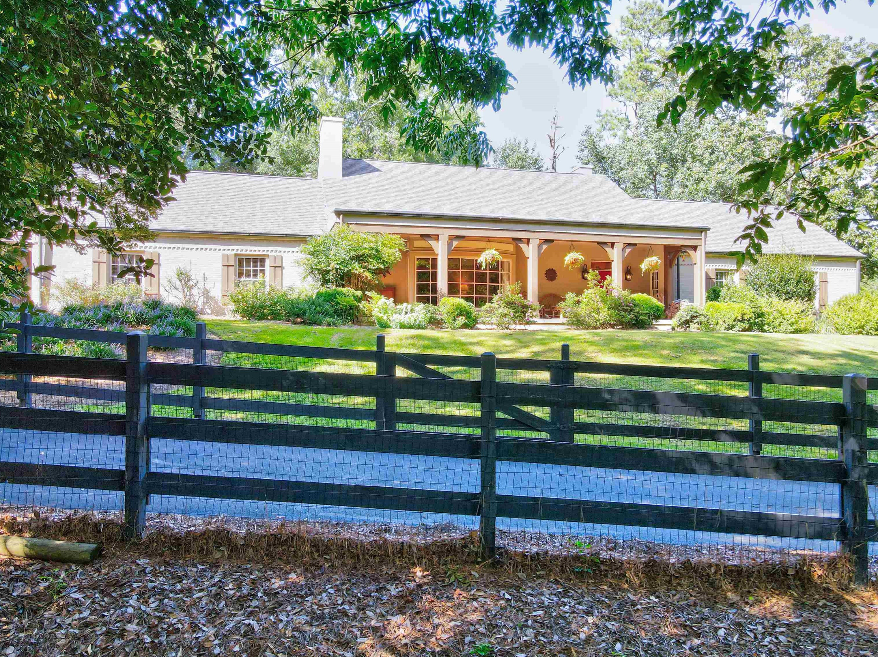 18 Horseleg Creek Rd, Rome, GA 30165-4238