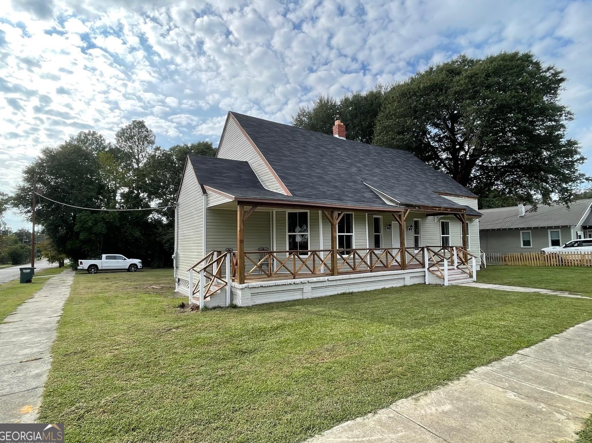 407 Harvey St, Butts, GA 30442