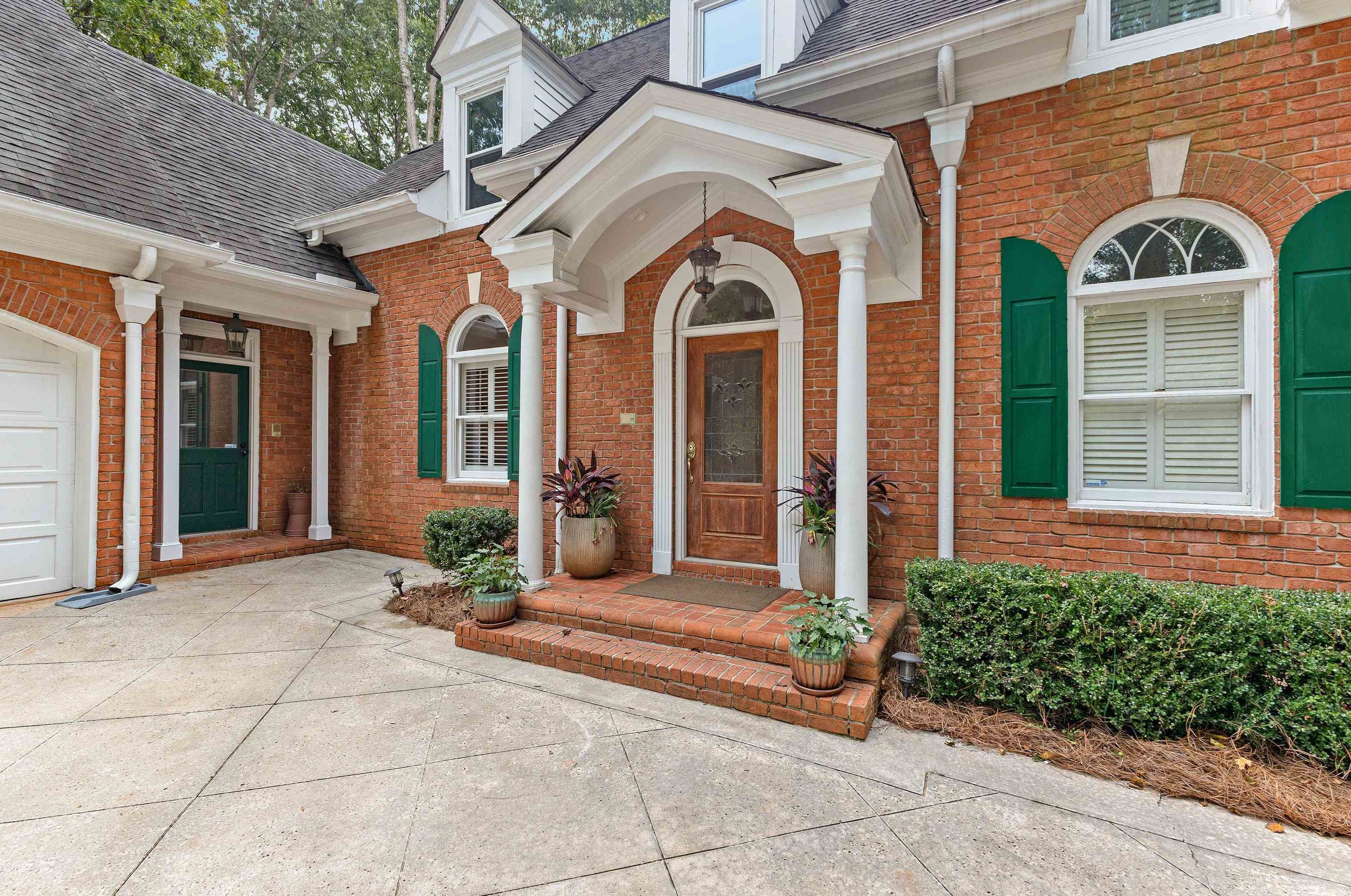 110 Misty Forest Dr, Fayetteville, GA 30215-5071