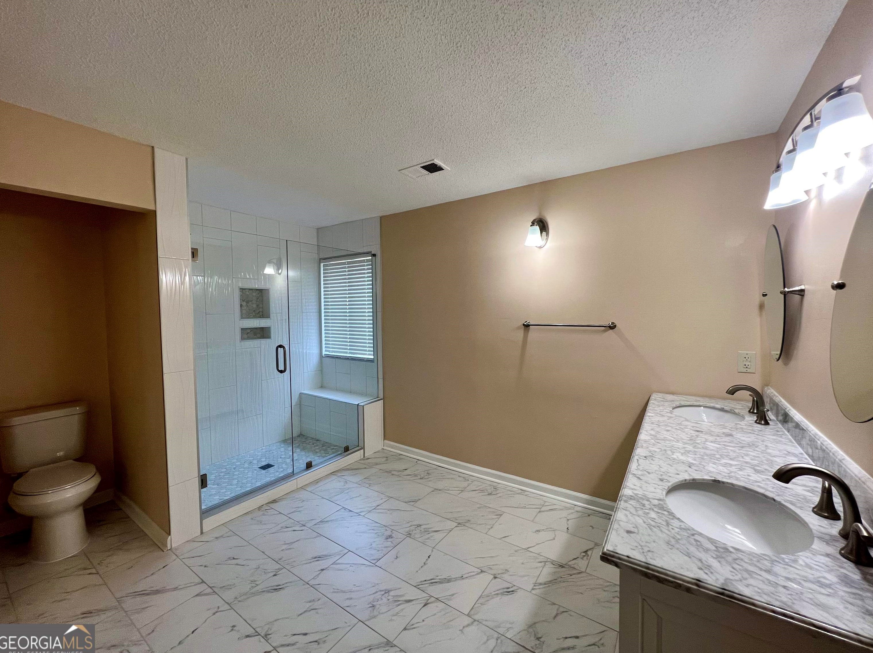 1011 Chapman Cir, Stone Mountain GA  30088-2549 exterior