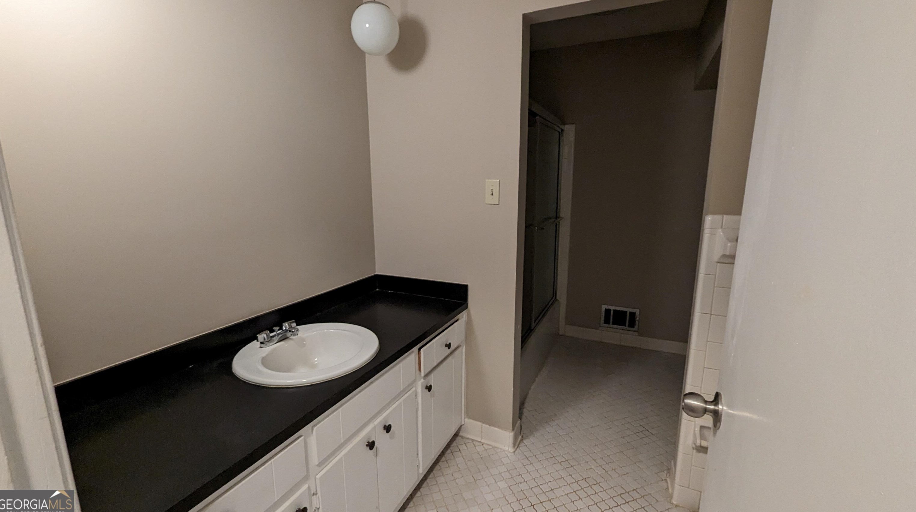 988 Hearthstone Dr, Stone Mountain, GA 30083