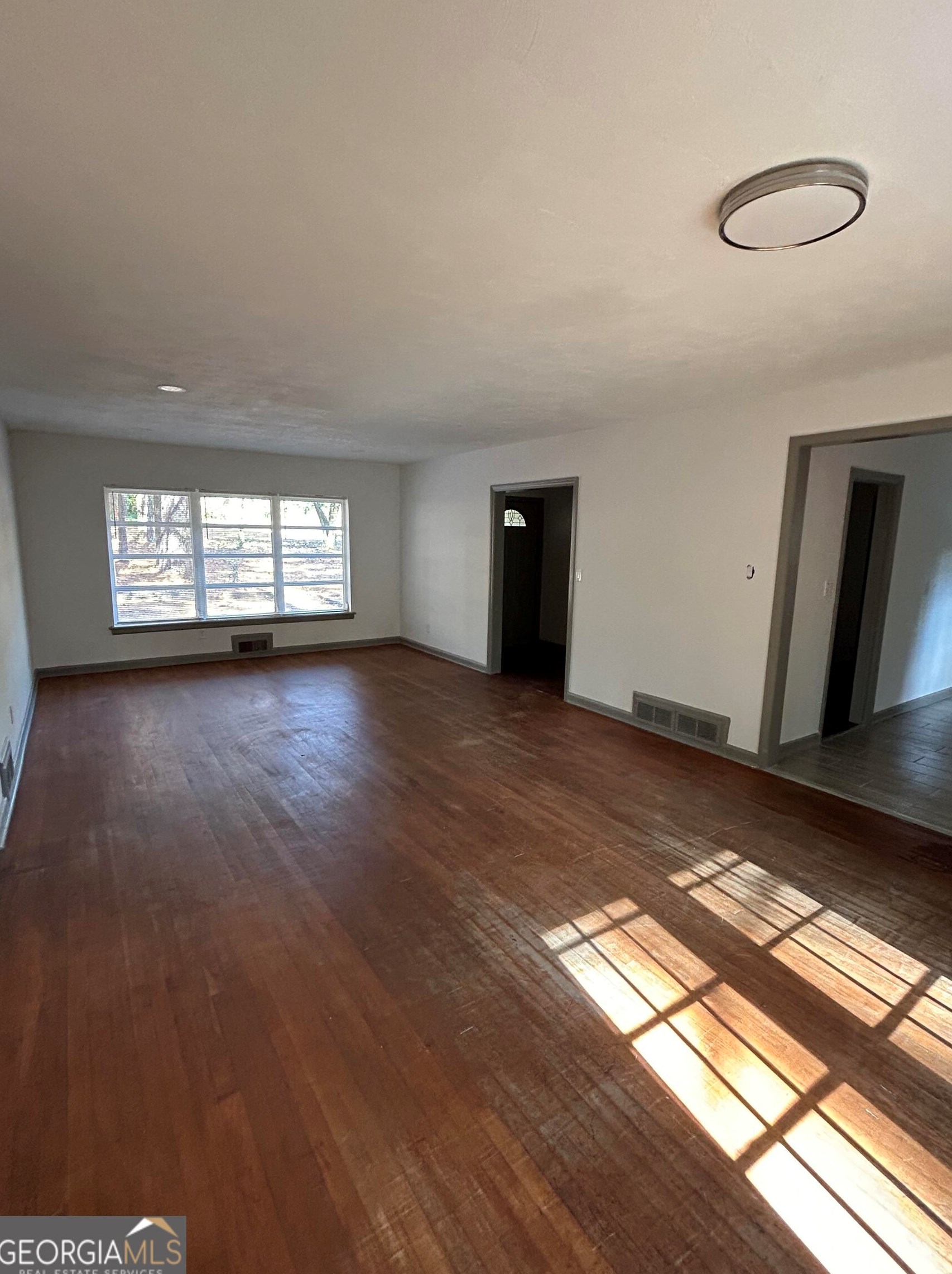 387 Hammond Dr, Atlanta, GA 30328