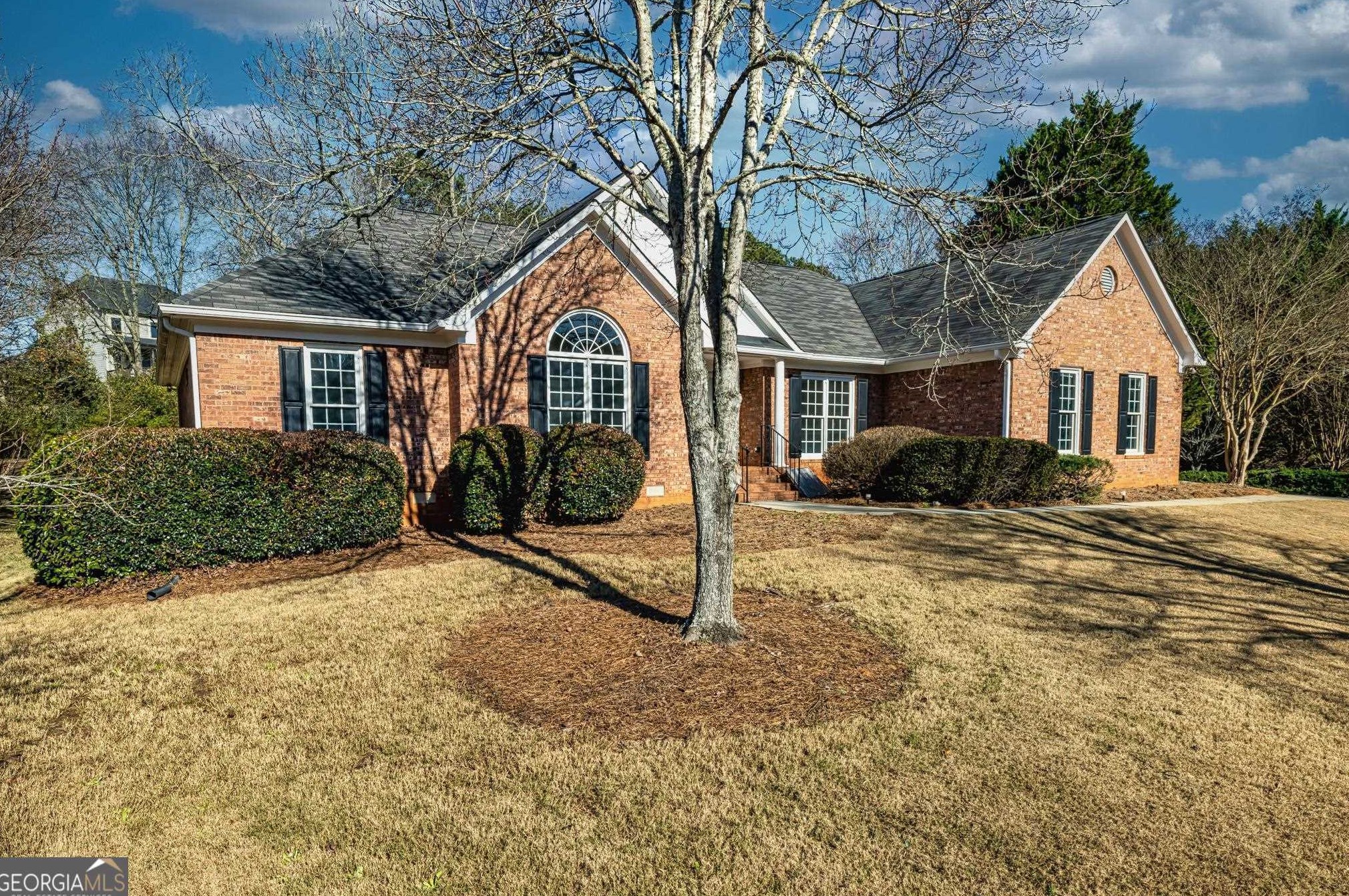 160 Crestview Dr, Fayetteville, GA 30215-2355