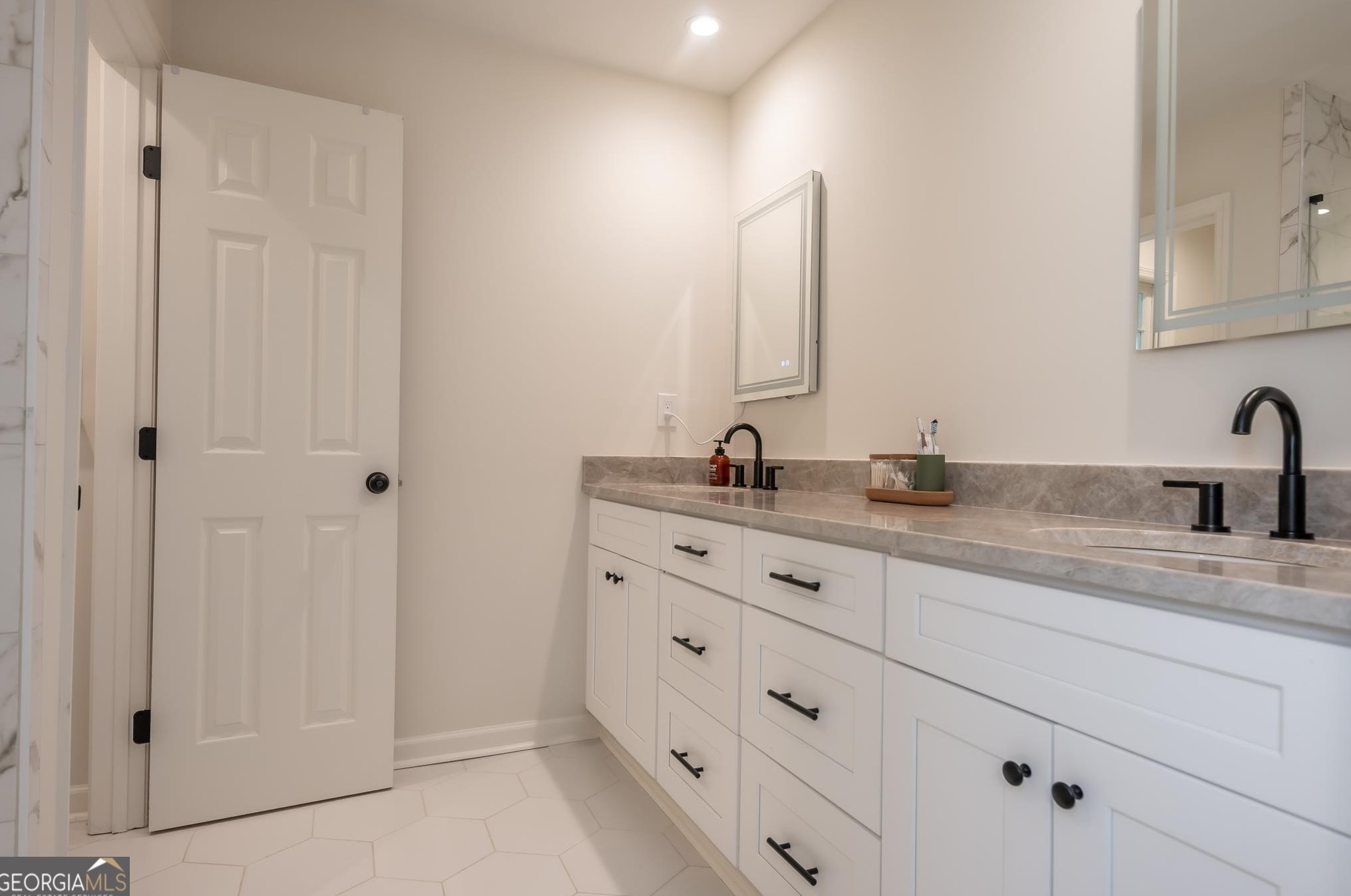 180 Edgewood Dr, Athens GA 30606-1402 exterior